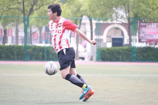 约基奇40+10掘金加时险胜猛龙 公牛逆转胜灰熊